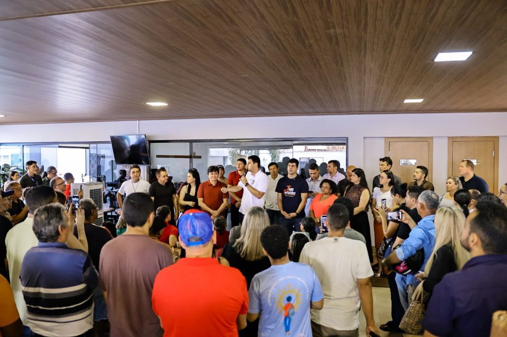 Em Estreito, Orleans Brandão dialoga com população, visita obras e destaca serviços estaduais realizados na cidade 2 1037267199