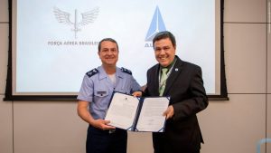 FAB e ALADA firmam contrato para exploração comercial dos Centros de Lançamento brasileiros 2 fab