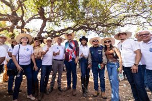 *Orleans Brandão participa da abertura da 47ª ExpoAgra e prestigia tradicional cavalgada em Grajaú* 2 1038199496