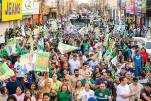 *Imperatriz vai às ruas em arrastão gigante e mostra mais uma vez favoritismo de Orleans Brandão na Região Tocantina* 3 1038860727