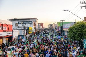 *Imperatriz vai às ruas em arrastão gigante e mostra mais uma vez favoritismo de Orleans Brandão na Região Tocantina* 4 1038860728
