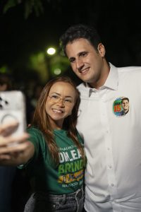 Orleans e Edivaldo percorrem bairros de São Luís em carreata marcada por manifestações de apoio popular* 4 1038906416