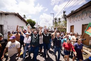 *Orleans Brandão percorre Primeira Cruz ao lado da população em grande ato de apoio à sua candidatura* 2 1038959686