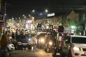 *Orleans acelera, enquanto adversários patinam na largada* 2 1039000251
