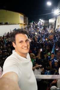*Em Bacabal, “Arrastão da Vitória” com time de Roberto Costa reúne multidão em apoio a Orleans Brandão* 3 1039160345