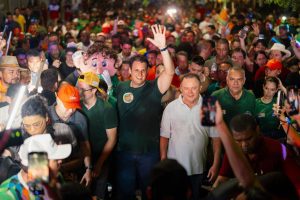 Uma Multidão acompanhou candidato ao Governo do Maranhão, que destacou obras já realizadas e anunciou novos compromissos para o município_ 2 1039382993