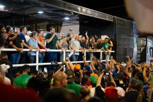 Uma Multidão acompanhou candidato ao Governo do Maranhão, que destacou obras já realizadas e anunciou novos compromissos para o município_ 3 1039383043