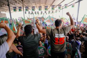 *Sob sol intenso e energia vibrante, população de Governador Newton Bello vai às ruas em grande mobilização de apoio a Orleans Brandão* 2 1039734101