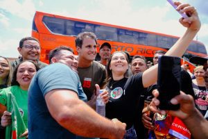 *Sob sol intenso e energia vibrante, população de Governador Newton Bello vai às ruas em grande mobilização de apoio a Orleans Brandão* 3 1039734102